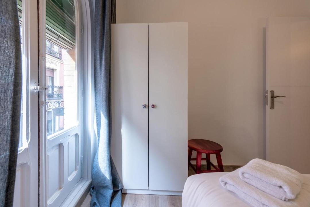 3 Bedrooms 1 Bathroom Furnished - Lavapies- Mintystay Madrid Bagian luar foto