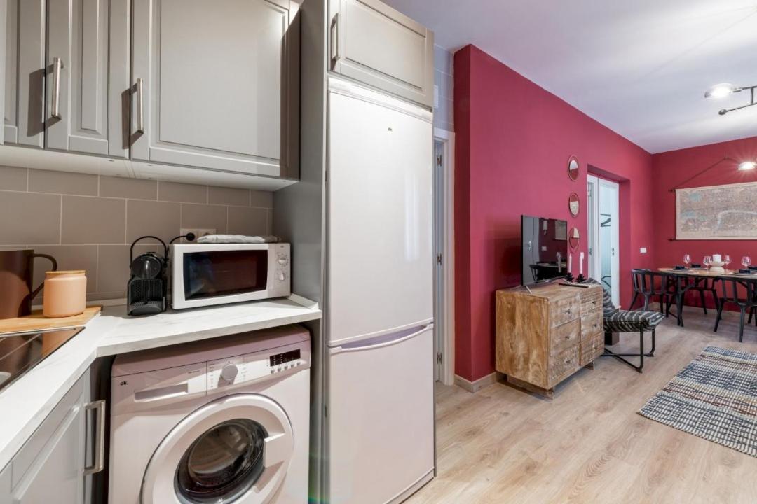 3 Bedrooms 1 Bathroom Furnished - Lavapies- Mintystay Madrid Bagian luar foto